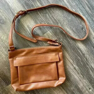 Tan Faux Leather Crossbody Bag with Front Pocket - 7x6 Inches